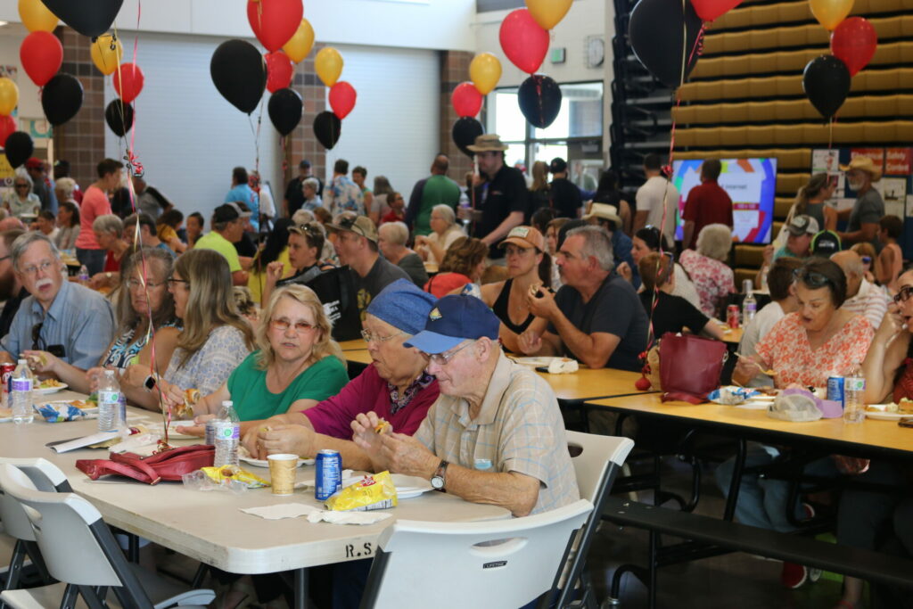 Benton REA members eat lunch at the 85th annual meeting.